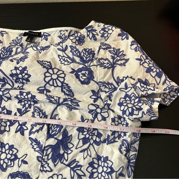 Talbots Women’s White Blue Floral Embroidered Peplum Top 6 Side Zipper - Picture 9 of 10